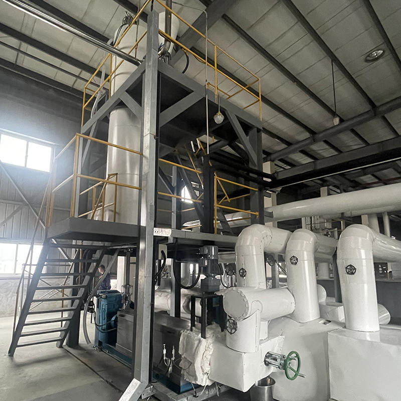 Sprzęt do dodawania przedmieszki do szybkiego zakończenia w stanie stopionim